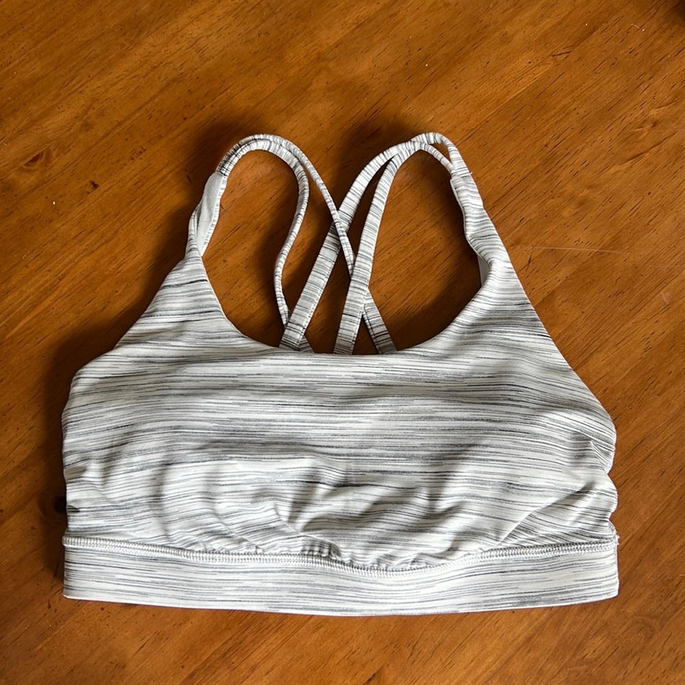 Lululemon Energy Bra, Medium Support B-D Cup. Size 6. Space Dye Camo White.
